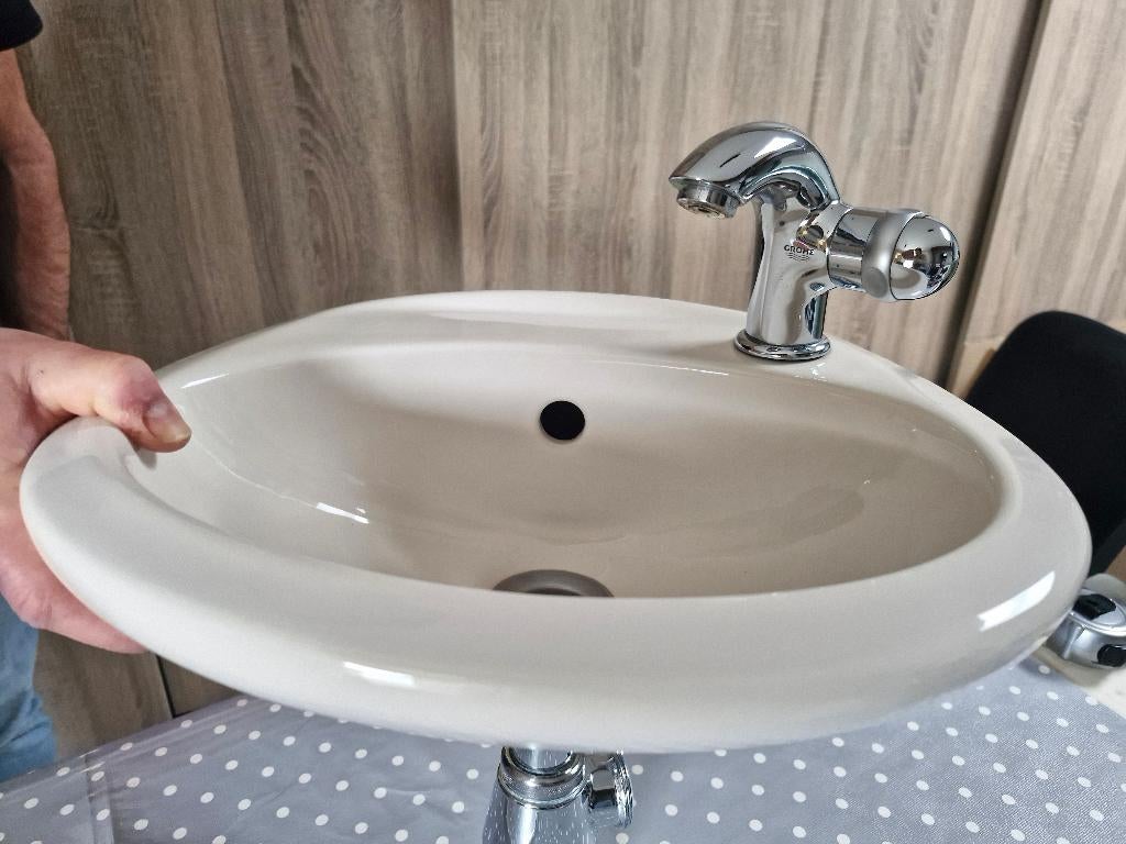 Mooi Fonteintje (Villeroy& Boch) met Kraan (Crohe), Doe-het-zelf en Verbouw, Sanitair, Ophalen of Verzenden, Gebruikt, Toilet