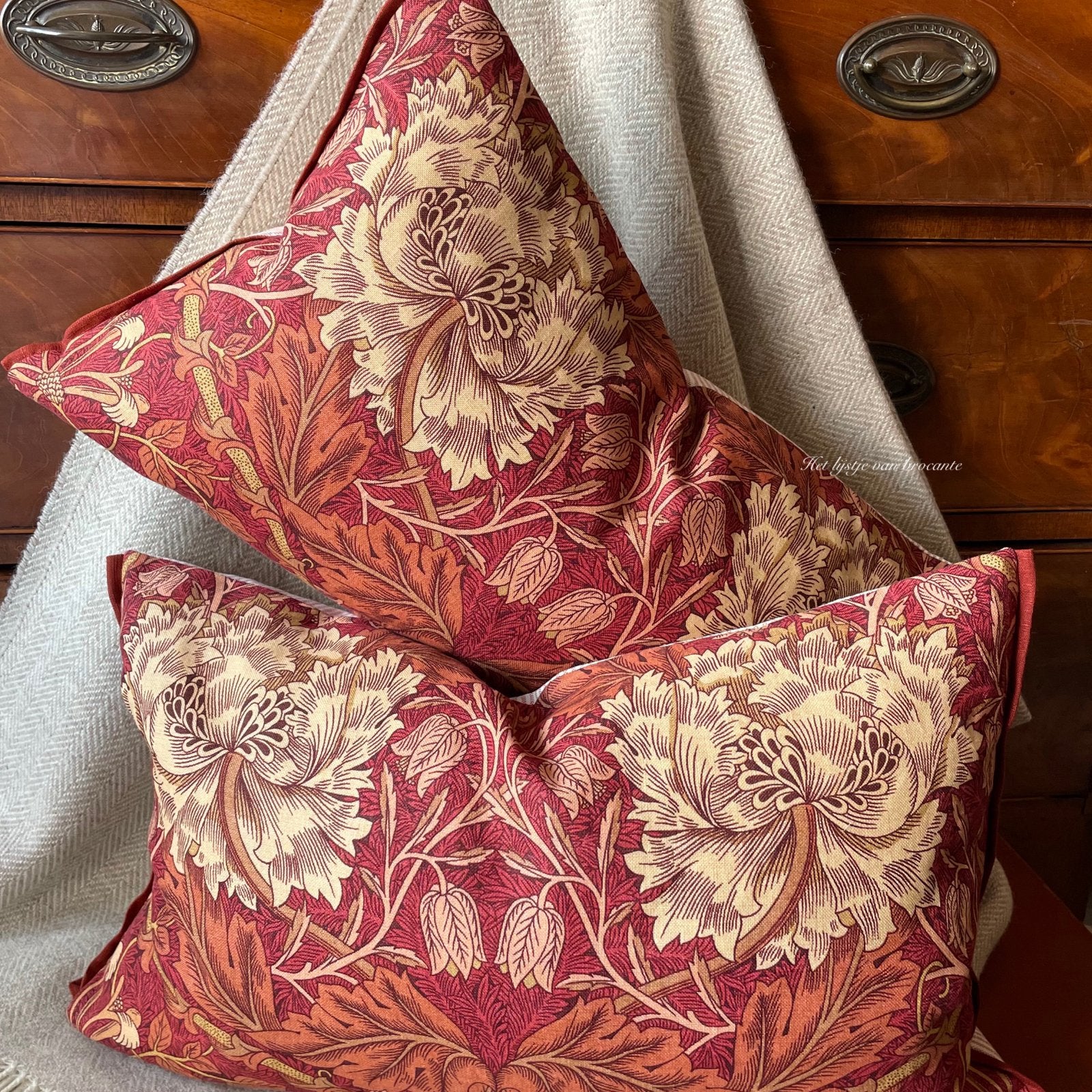 Handgemaakte kussens set William Morris Honeysukle Russet, Westdijk 41 3241 GT Middelharnis, Info@lijstjevanbrocante.nl, Ophalen of Verzenden
