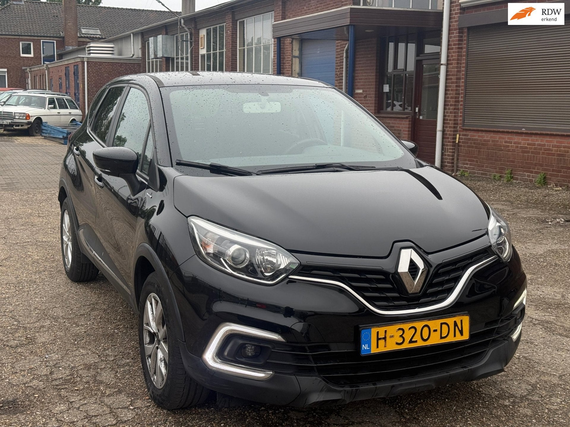 Renault Captur 0.9 TCe Limited Dealer onderhouden Carplay!, Auto's, Renault, Voorwielaandrijving, 898 cc, Gebruikt, Euro 6