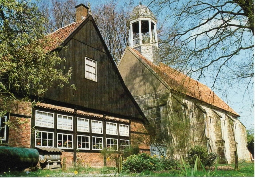 Ansichtkaart Weerselo, Stiftskerk met stiftsschuur, Verzamelen, Ophalen of Verzenden, 1980 tot heden, Ongelopen, Overijssel
