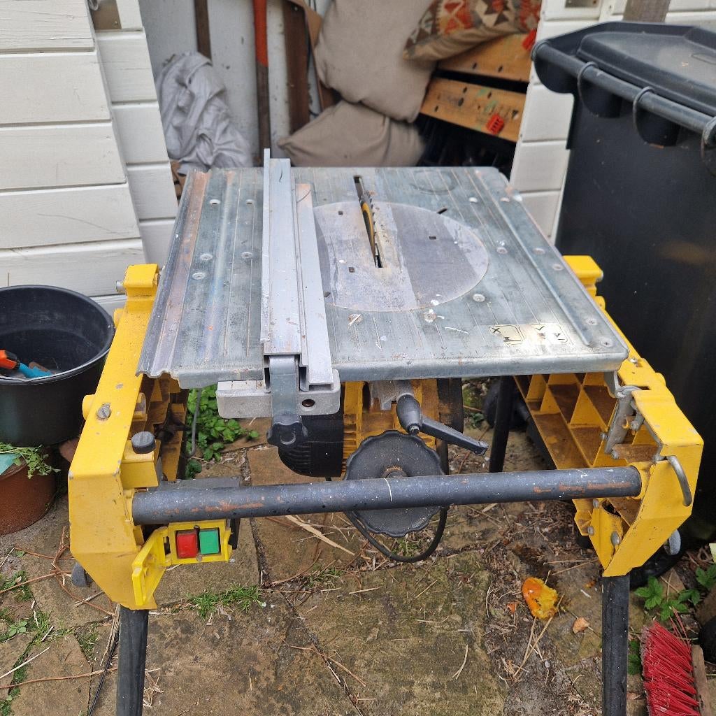 DeWalt DW742 flipover afkort-/tafelzaag 2000W, Ophalen, Gebruikt, DeWALT, Afkortzaag