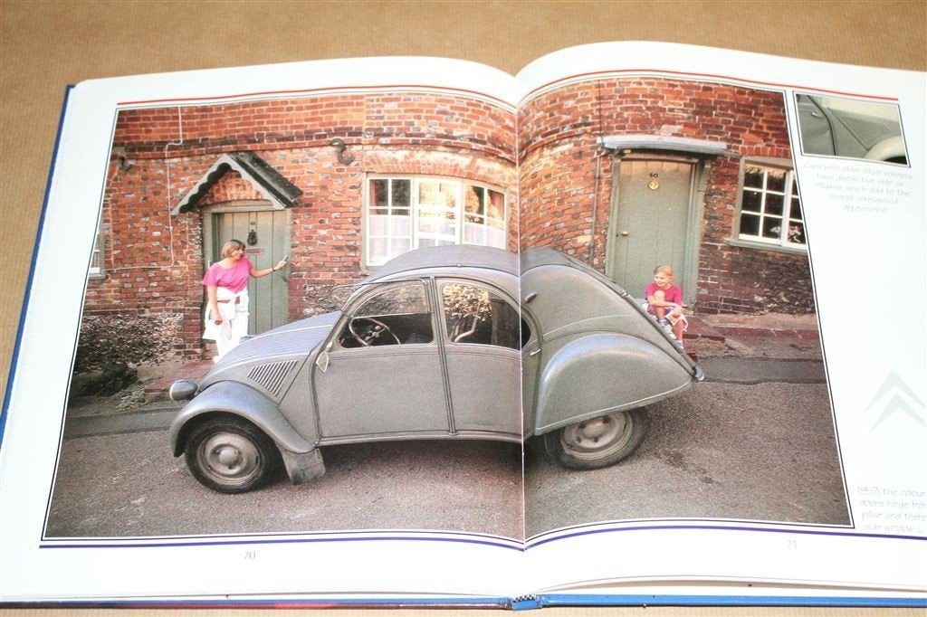 Citroën 2CV. The family album., Ophalen of Verzenden, Gelezen, Overige merken