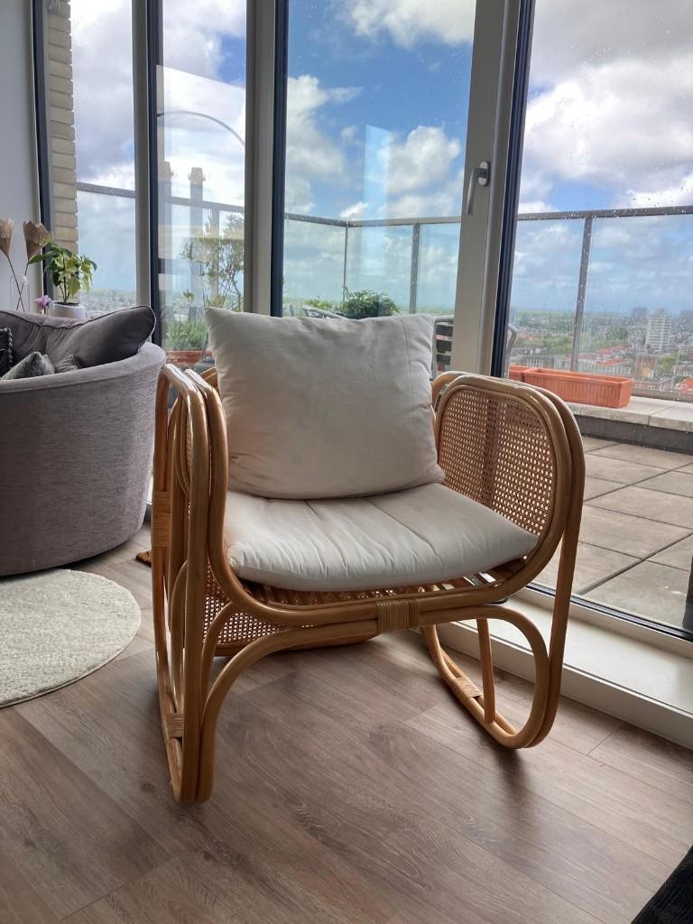 Midcentury rotan fauteuil met karakter, Huis en Inrichting, Fauteuils, Ophalen, Minder dan 75 cm, Riet of Rotan, Zo goed als nieuw