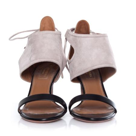 Aquazzura - Sandaal (open schoen) in beige suede en zwart..., Kleding | Dames, Schoenen, Aquazzura, Lungarno Corsini 8 50123 Firenze (Florence) Italië
