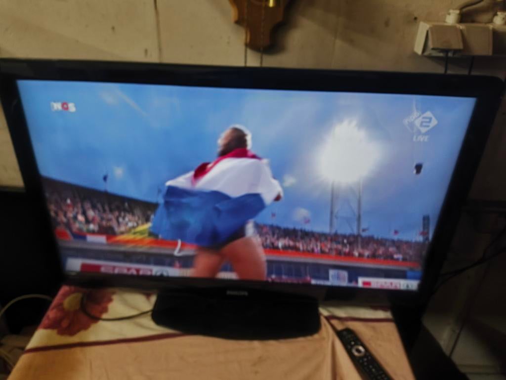 42 inch Philips tv, Ophalen, Gebruikt, 100 cm of meer, Philips