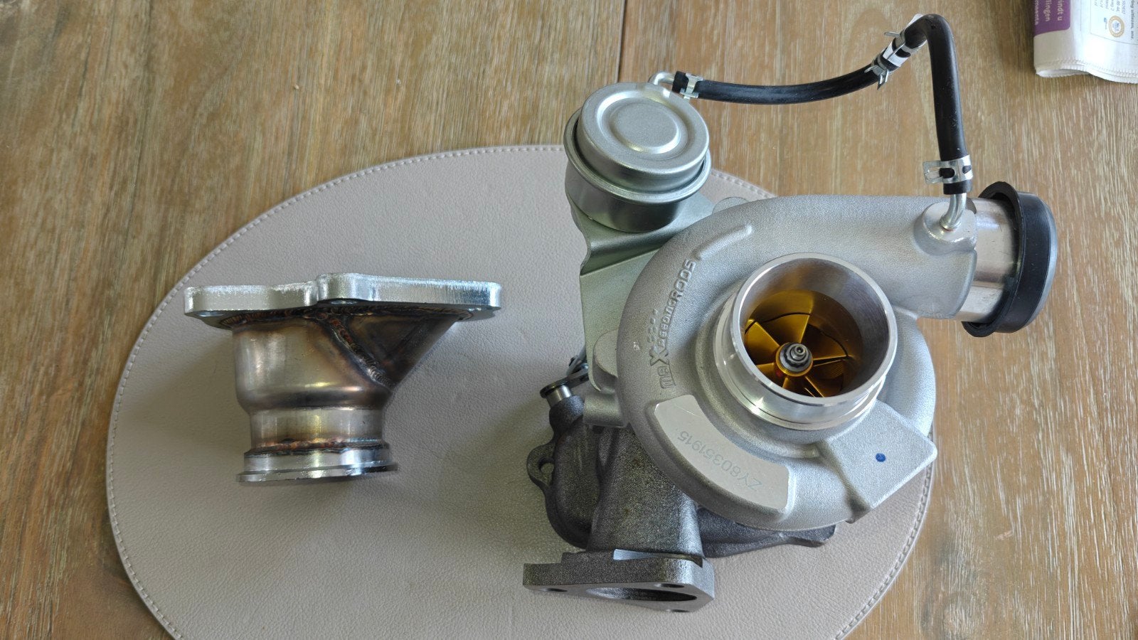 Turbo TD04L-13T met downpipe adapter, Ophalen of Verzenden, Gebruikt, Universele onderdelen