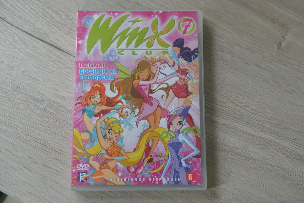 WINX CLUB 7 inclusief CD single met Magic Winx 2DVDbox, Cd's en Dvd's, Tekenfilm, Verzenden, Zo goed als nieuw, Alle leeftijden
