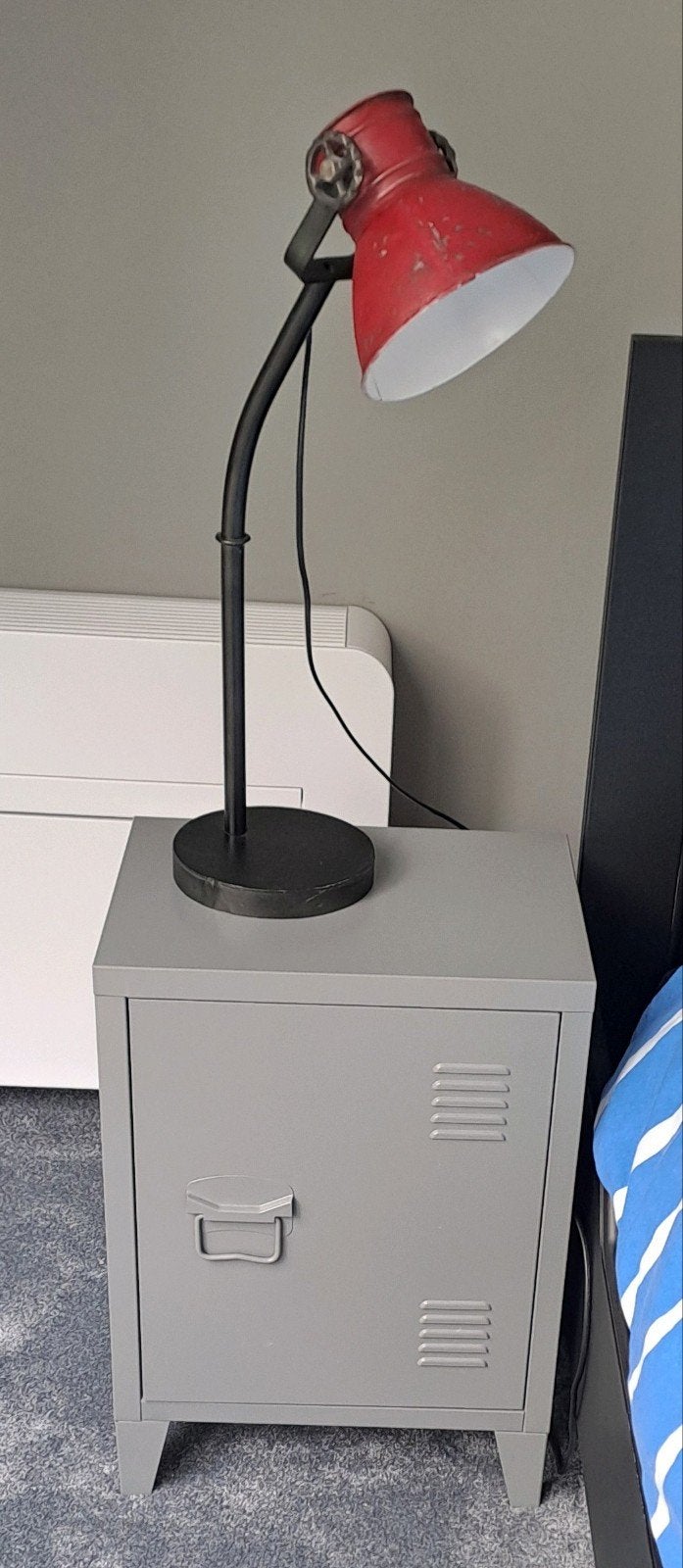 Stoer Nachtkastje/Metaal/Zilver, Huis en Inrichting, Ophalen, Minder dan 45 cm, Metaal of Aluminium, 55 tot 70 cm