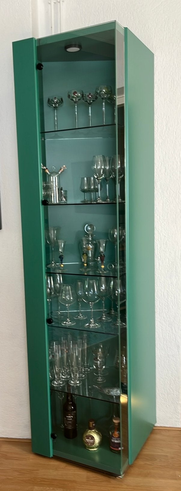 Vitrinekast Team by Wellis, matgroen, vijfhoekig, Ophalen, Met deur(en), 200 cm of meer, 50 tot 100 cm