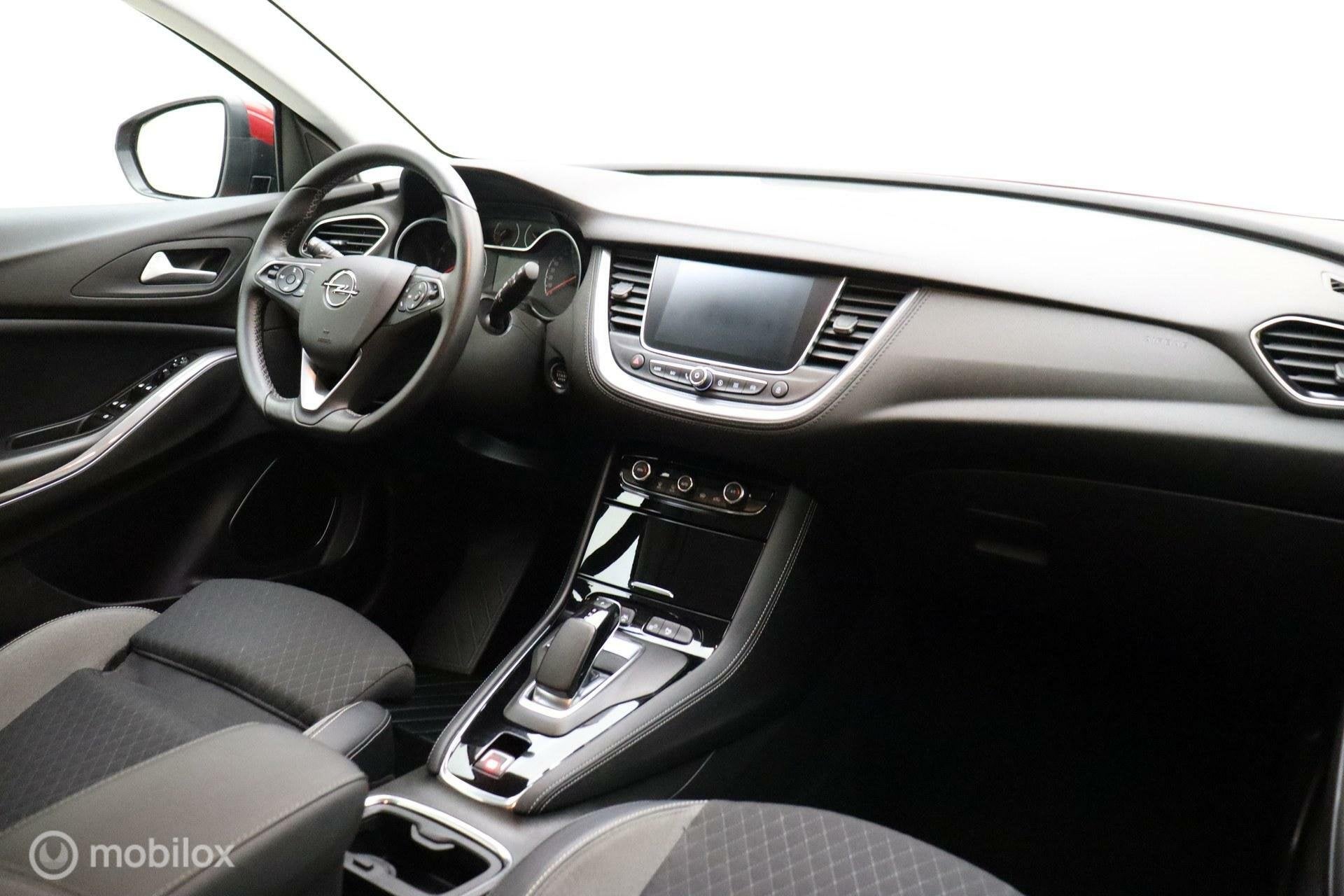 Opel Grandland X 1.6 Turbo Hybrid4|TREKH|STOELVERW|LED|CAM, Auto's, Automaat, 77 km/l, Gebruikt, Zwart