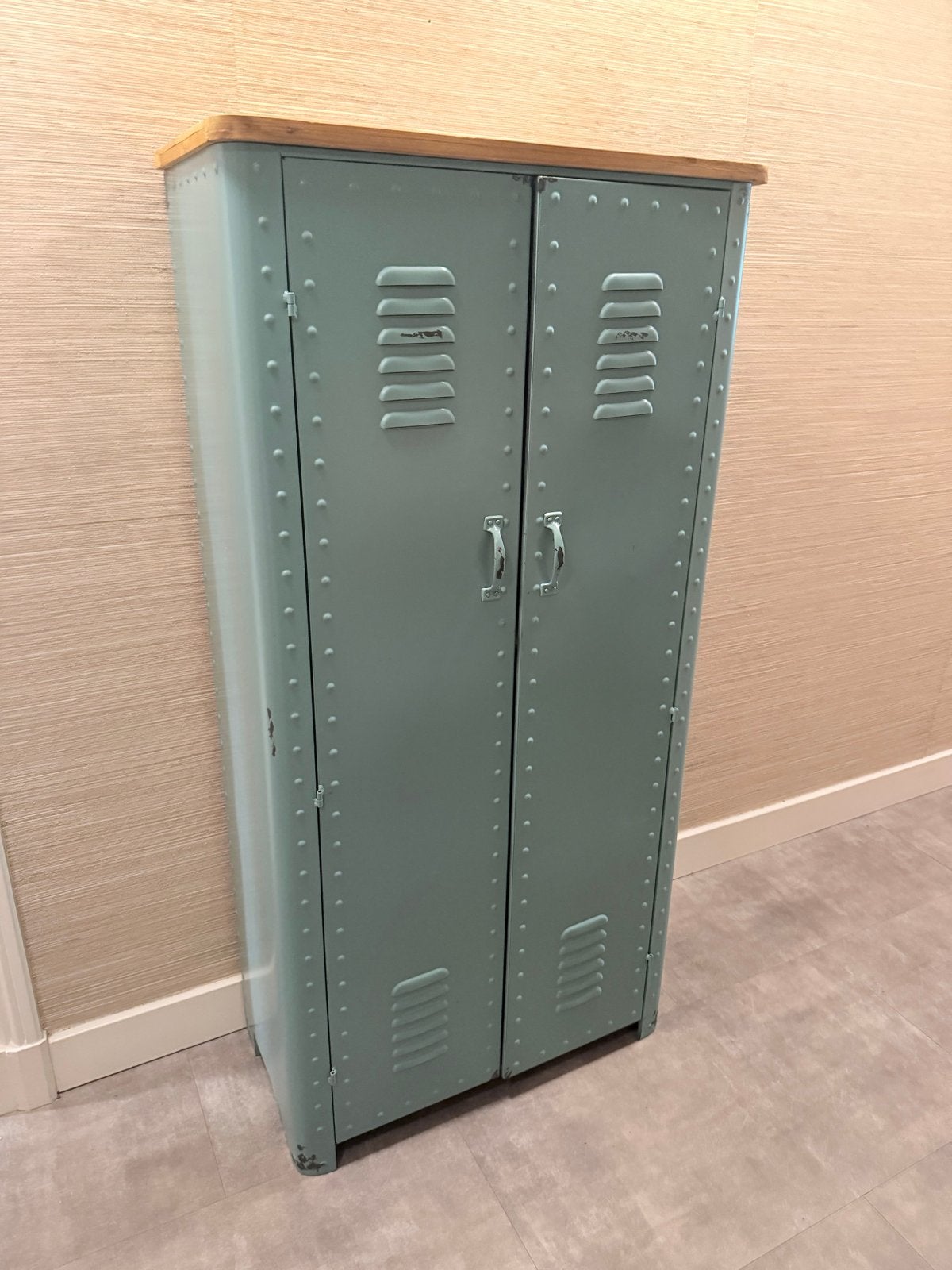 Industriële locker kast met houten blad (D37.5 B75.5 H152.5), Ophalen, Gebruikt