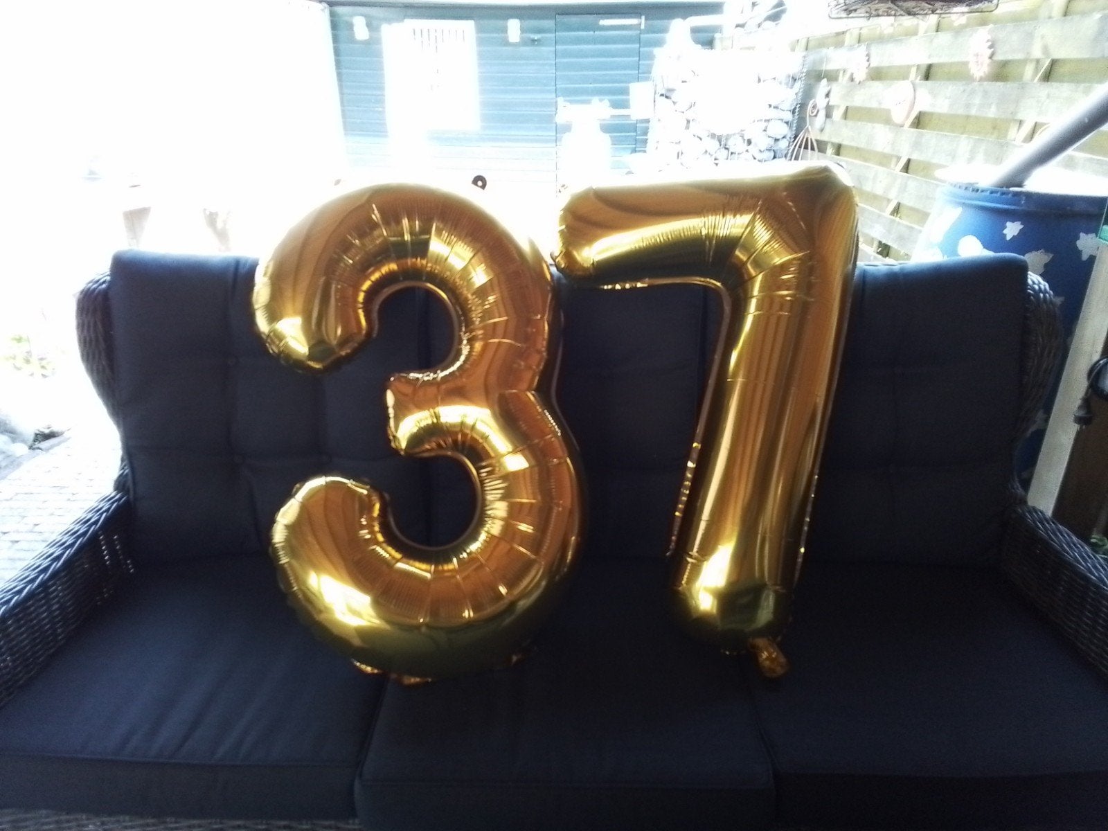 Gouden cijfer ballonnen 37 of 73 Lengte 80cm, Hobby en Vrije tijd, Feestartikelen, Ophalen, Zo goed als nieuw, Versiering, Verjaardag