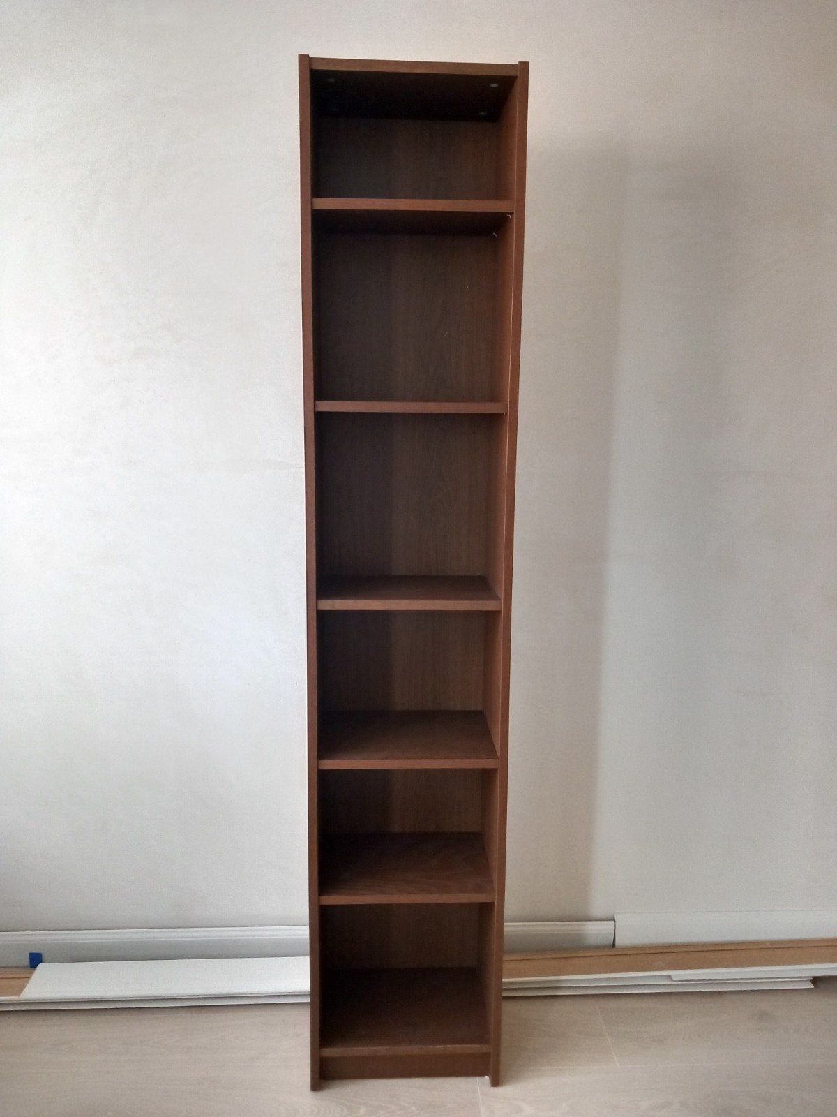 Billy Boekenkast Bruin Walnootpatroon - Gebruikt, Ophalen, Met plank(en), Minder dan 50 cm, Gebruikt