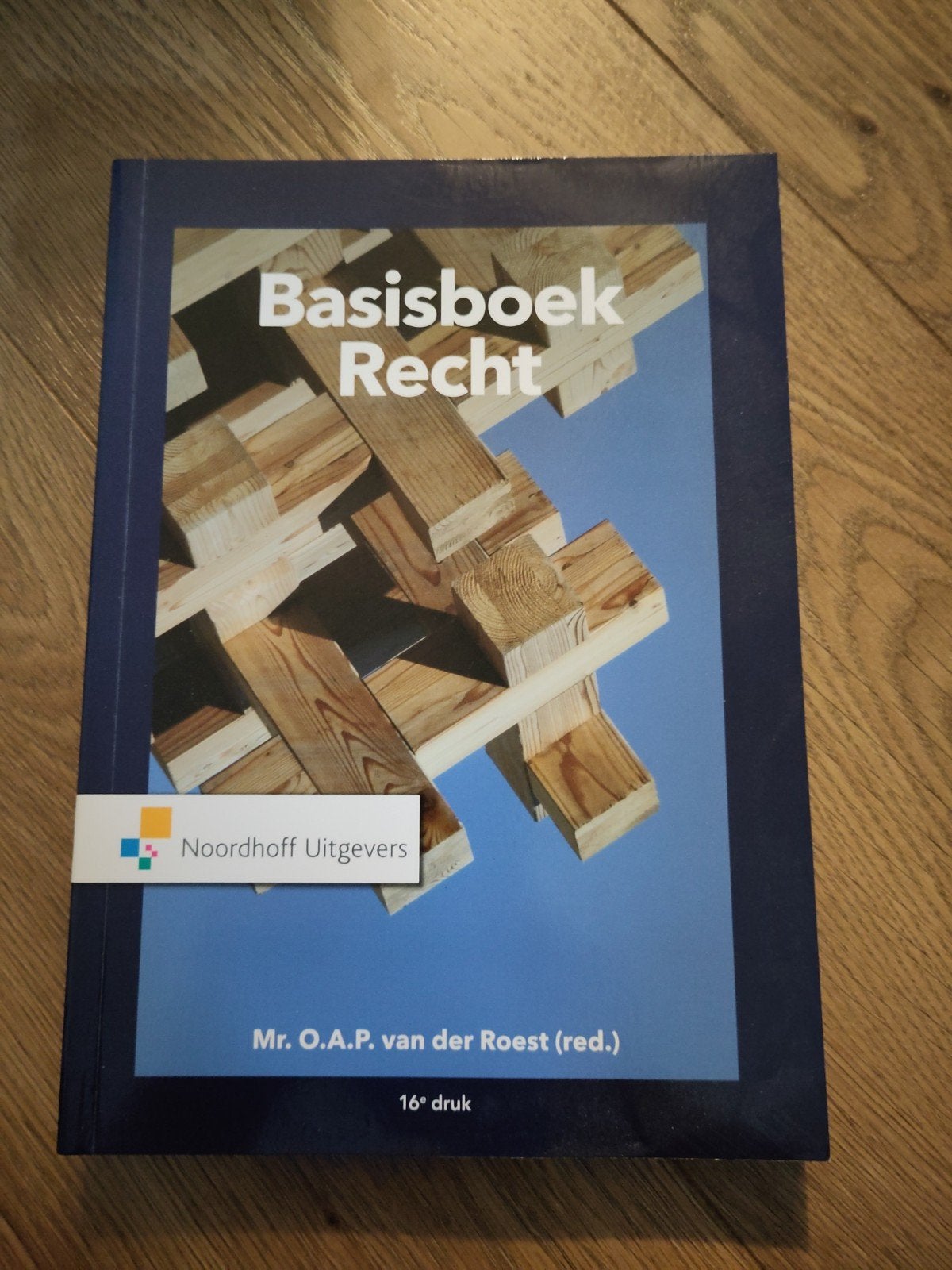 Basisboek Recht - 16e druk - Mr. O.A.P. van der Roest, HBO, Zo goed als nieuw, Gamma, Verzenden