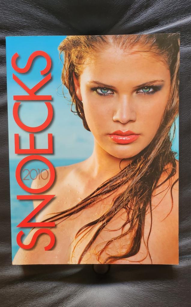 Snoecks 2010 editie - Jaarboek met fotografie en kunst, Ophalen, Zo goed als nieuw