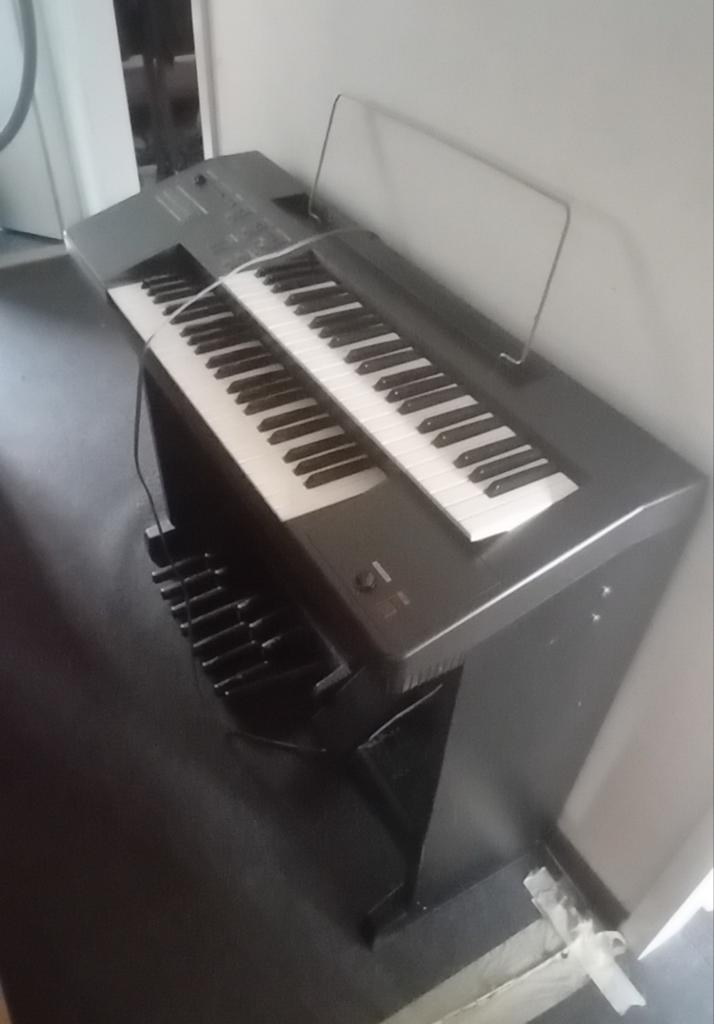 Elektronisch orgel Yamaha met twee klavieren en pedalen, Muziek en Instrumenten, Orgels, Ophalen, Gebruikt, 2 klavieren, Orgel