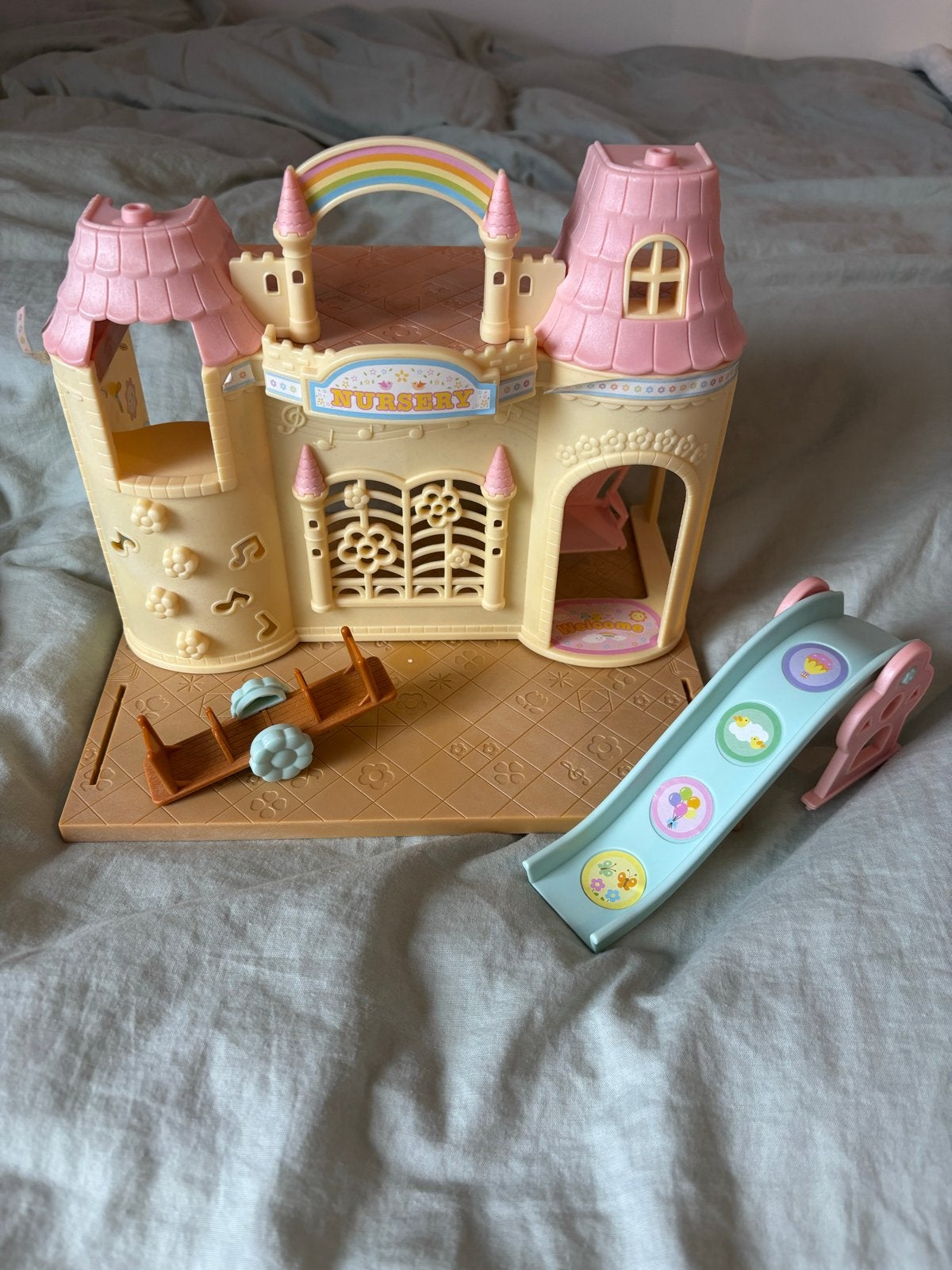 Sylvanian Families Nursery met glijbaan, schommel en wipwap, Ophalen of Verzenden, Gebruikt, Meisje
