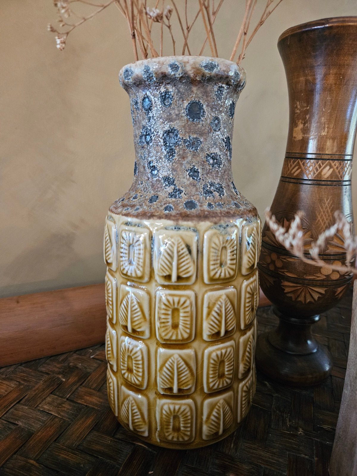 Retro keramieken vaas (geel/bruin), Ophalen of Verzenden, Geschikt voor droogbloemen, Geel