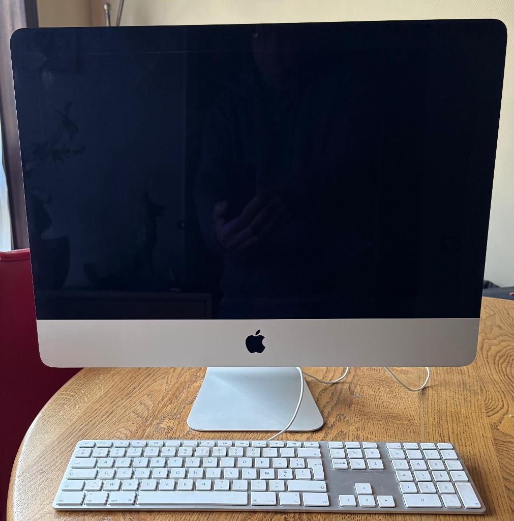 Te koop iMac 21.5inch, Computers en Software, Apple Desktops, Ophalen, 2 tot 3 Ghz, IMac, Zo goed als nieuw