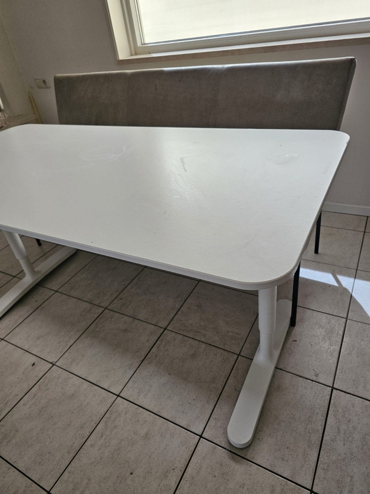 Bureau Ikea Trotten wit, Ophalen of Verzenden, Gebruikt