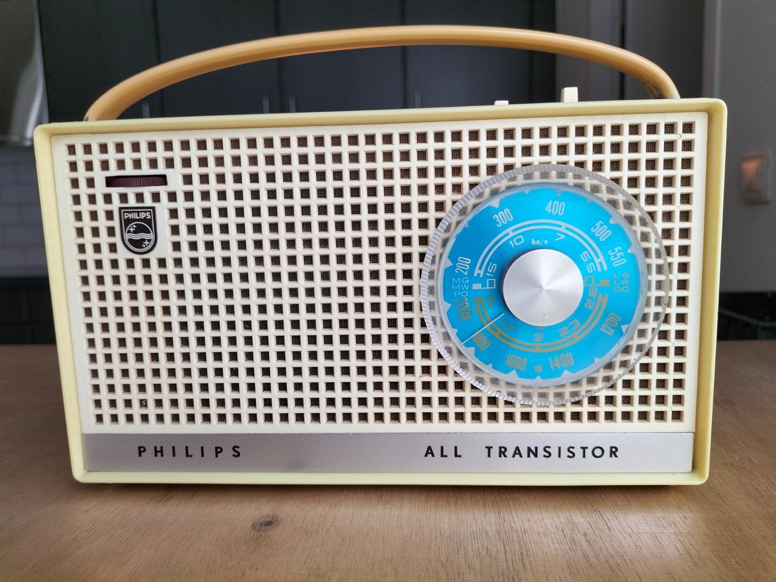 jaren 60 Phillips all transistor radio, Antiek en Kunst, Ophalen of Verzenden
