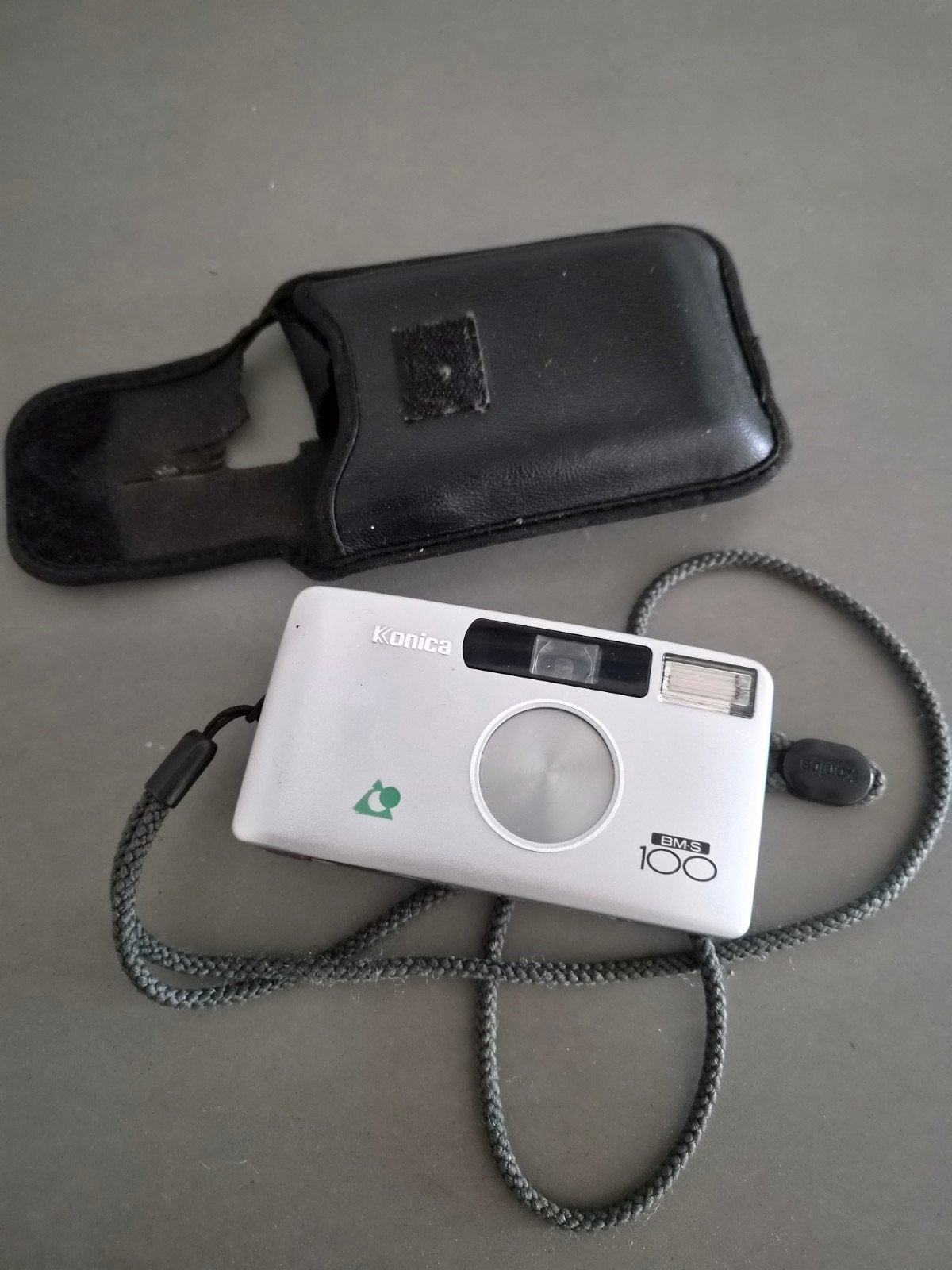 Konica BM-S 100 Compact Camera met Rolletjes, Audio, Tv en Foto, Fotocamera's Analoog, Ophalen of Verzenden, Gebruikt, Compact