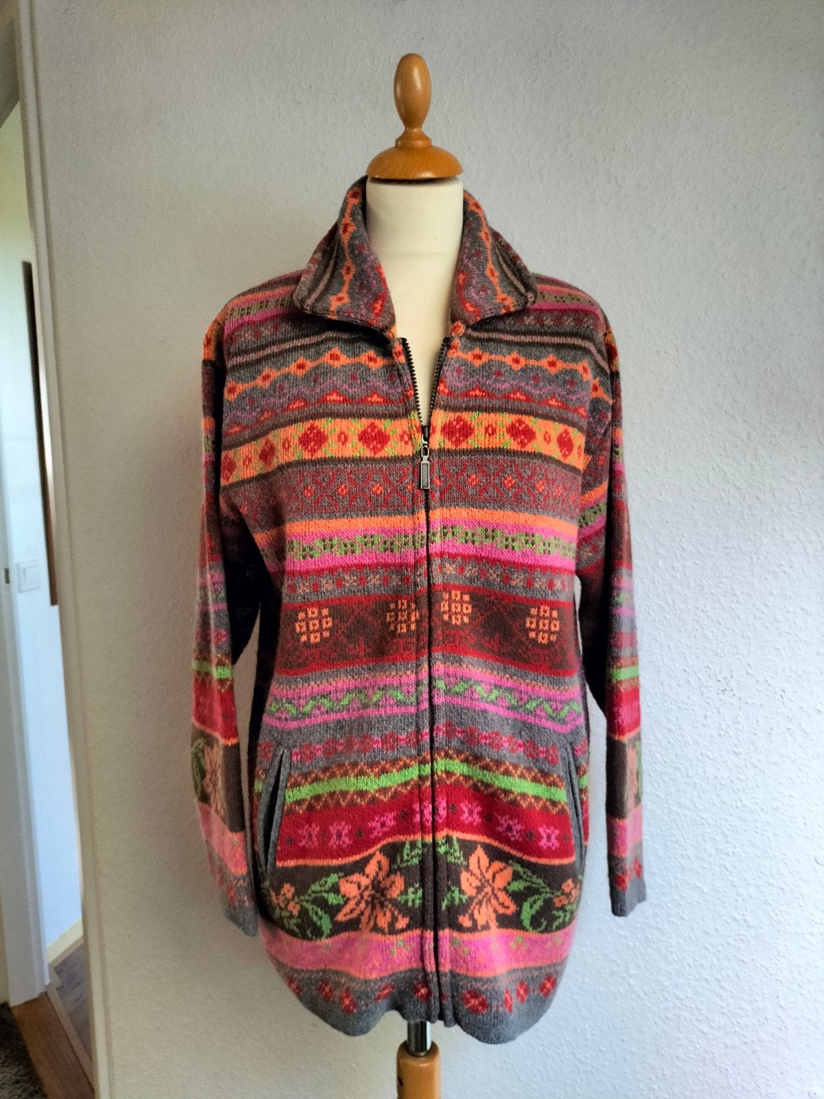 lekker warm folklore vest van Damart maat 38 / 40, Kleding | Dames, Meerkleurig, Zo goed als nieuw, Damart, Ophalen