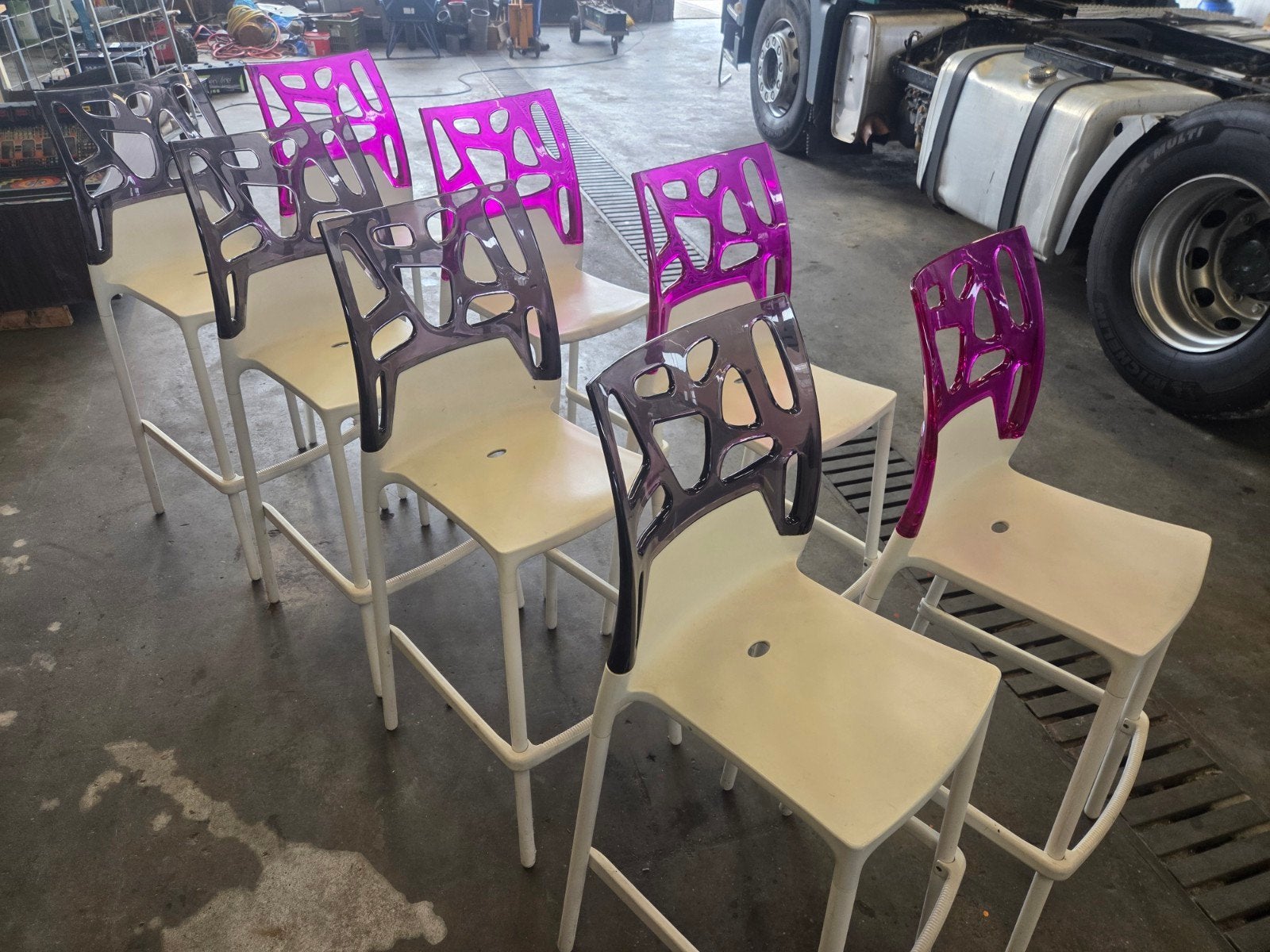 8x Design barkruk Papatya Ego Bar - Wit met kleurige rug, Ophalen, Kunststof, 90 cm of meer, Gebruikt