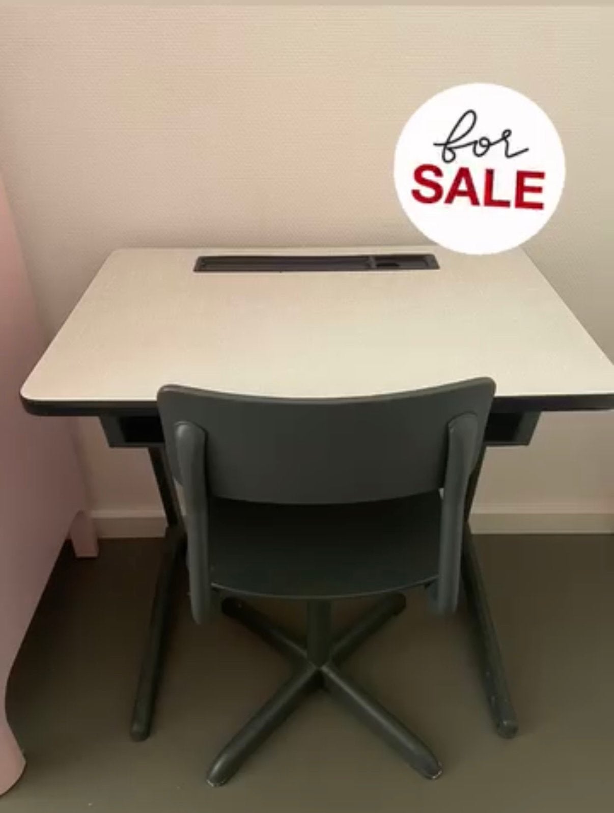 vintage kinderbureau met stoel in de kleur grijs, Ophalen, Zo goed als nieuw