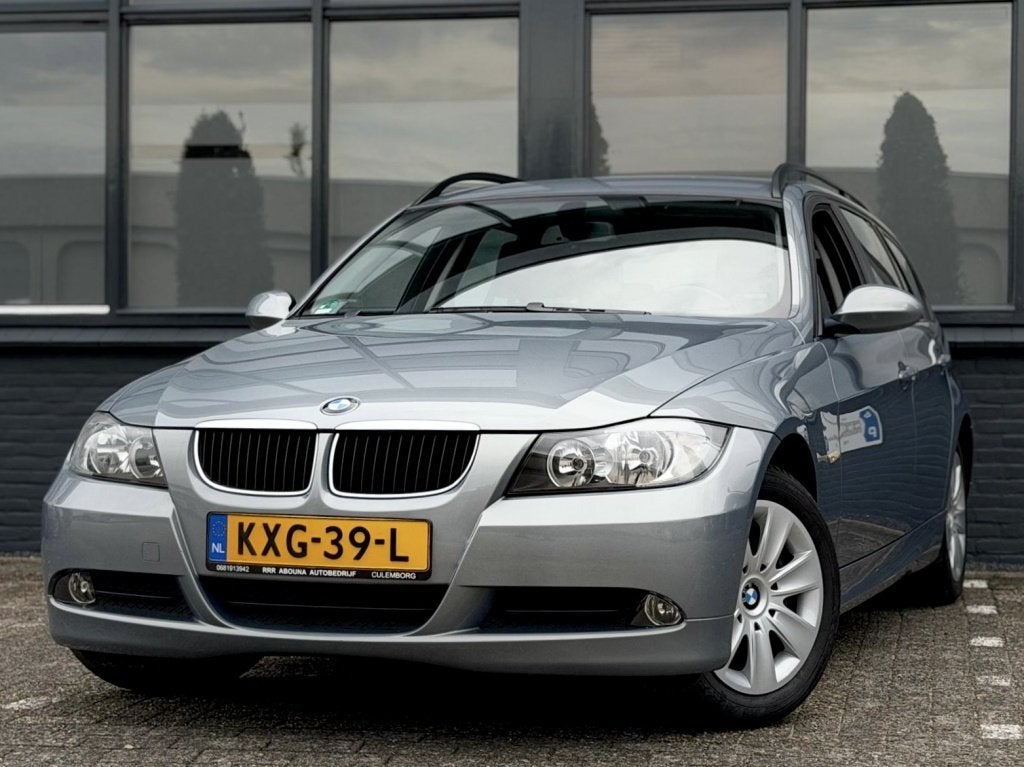 BMW 3 Serie Touring 318i Executive |Clima |CruiseC |StoelVer, 4 cilinders, 129 pk, Handgeschakeld, Parkeersensor