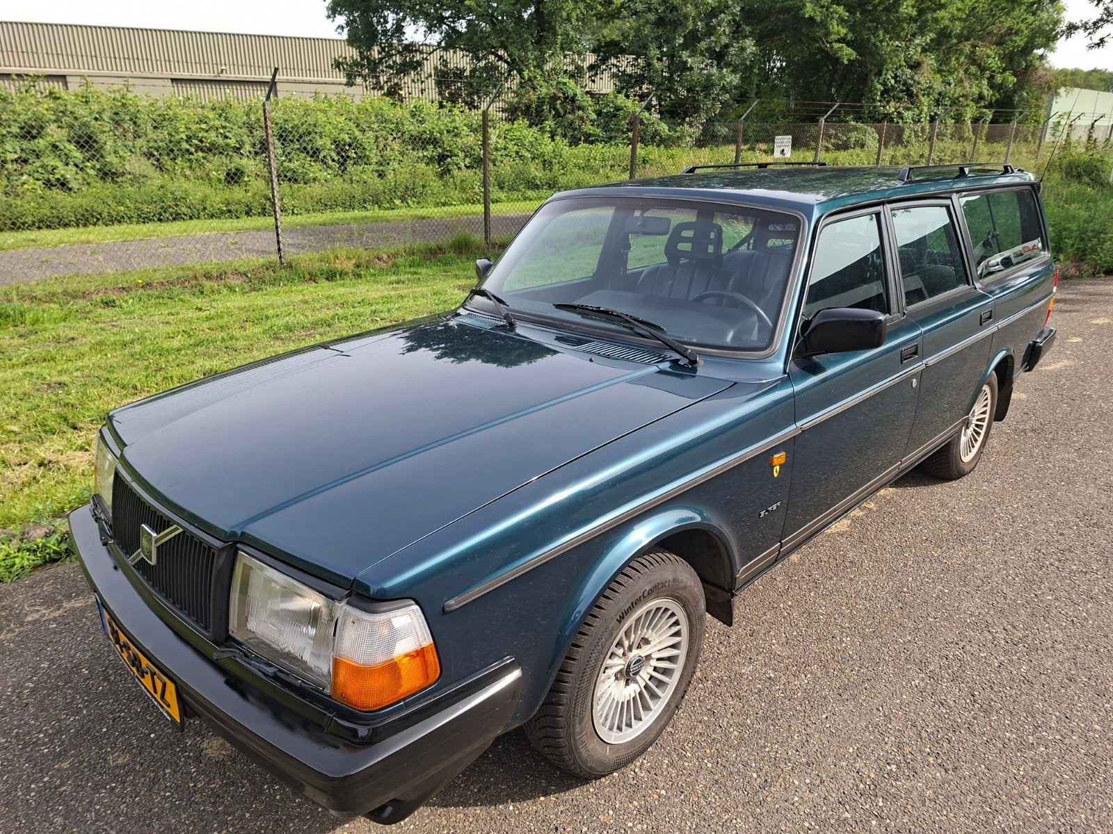 Volvo 240 SUPER POLAR / LEDER /AIRCO / 4 x ELECTR. RAMEN !!, 662 kg, Achterwielaandrijving, Zwart, 4 cilinders