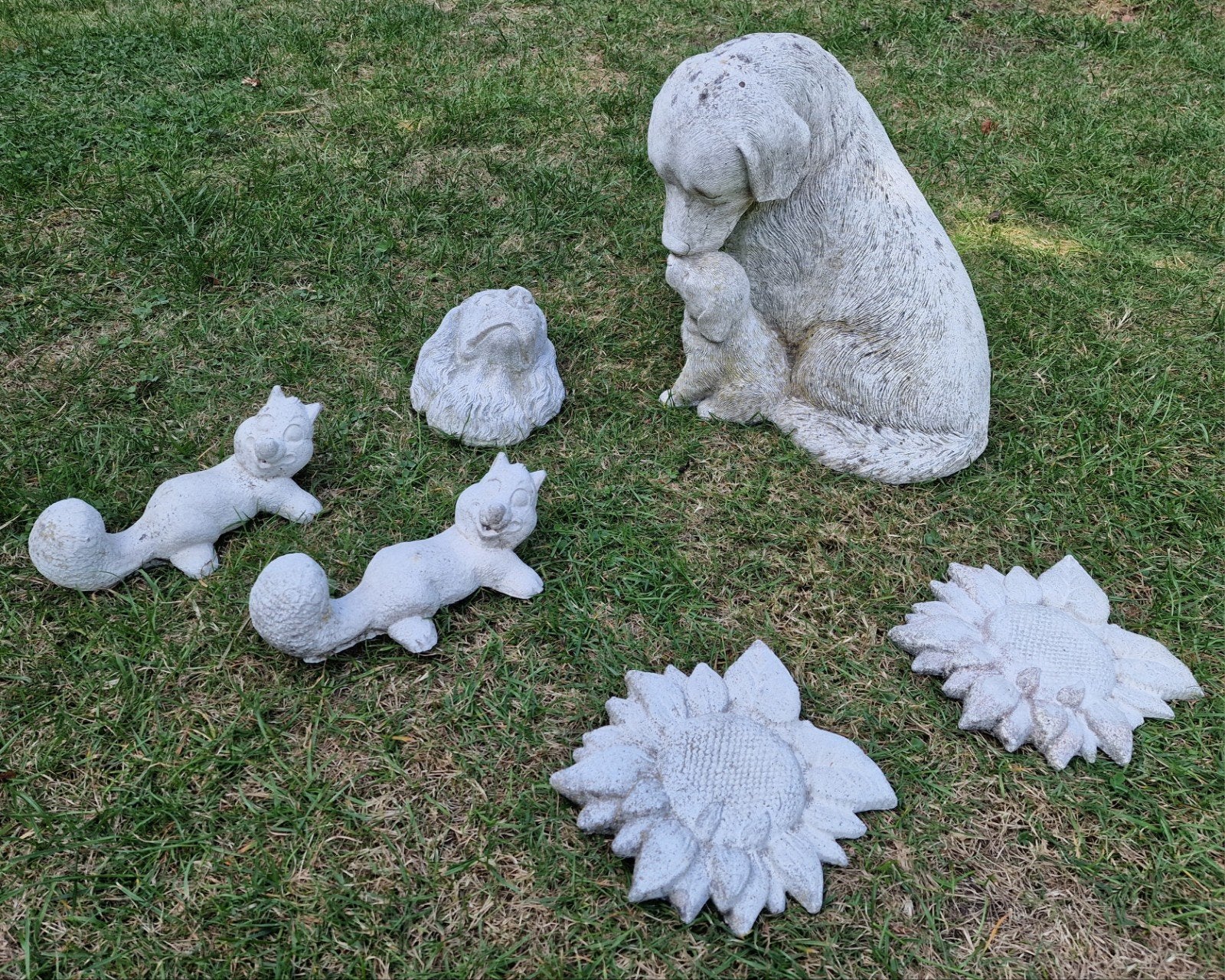 Beton-beelden: honden, eekhoorns, zonnebloemen, Ophalen of Verzenden