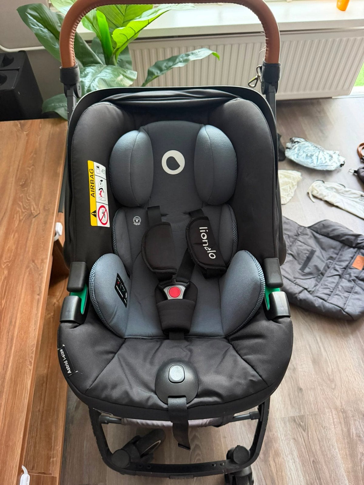 Lionelo 3 in 1 kinderwagen met isofix, Gebruikt, Isofix, 0 t/m 13 kg, Ophalen