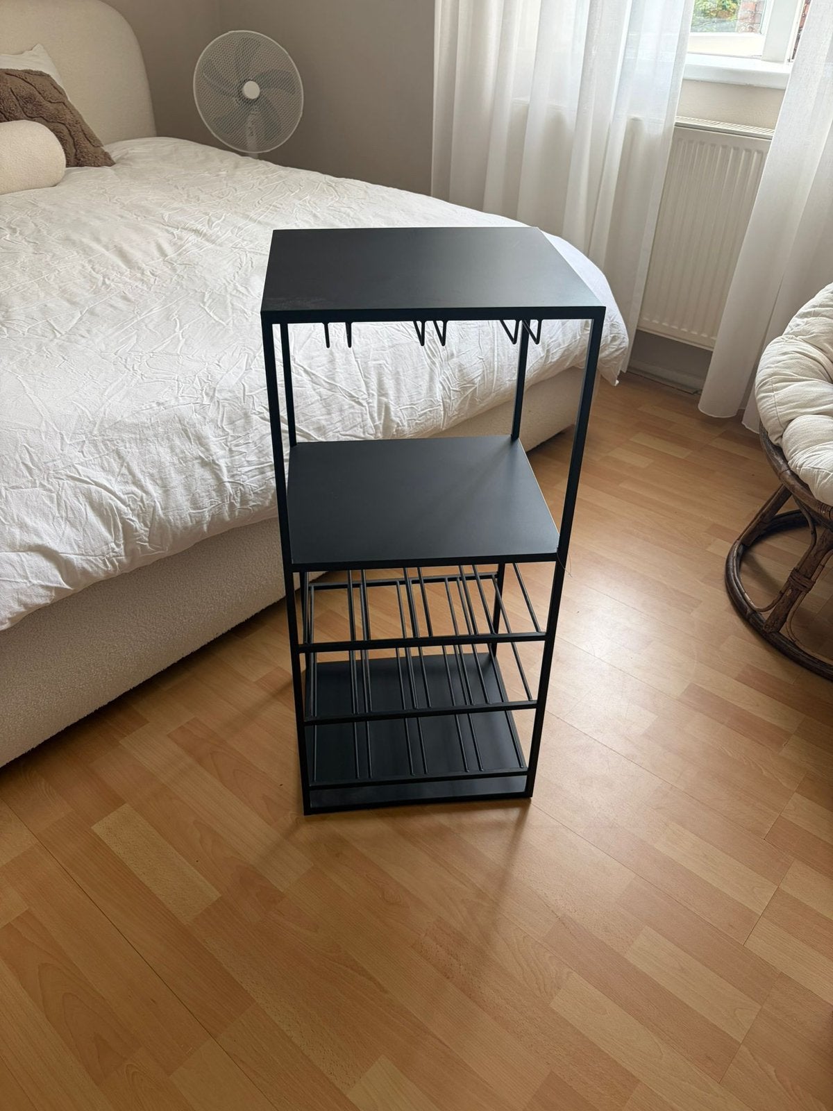 Wijnrek / Wijnkast met Glashouders – Zwart Metaal, Ophalen, Gebruikt, Minder dan 45 cm, Metaal of Aluminium