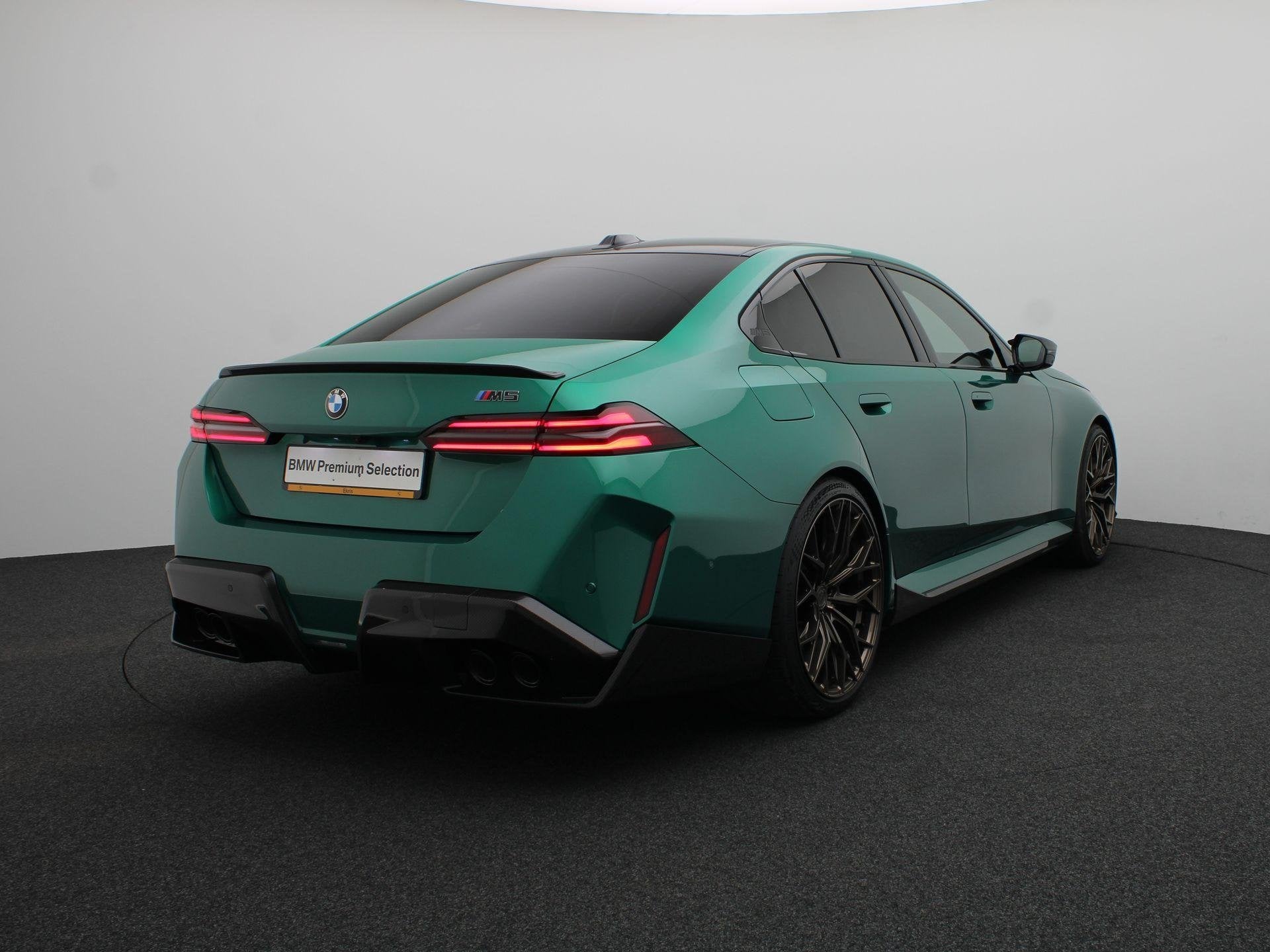 BMW M5 Sedan Comfort Pack | M Carbon-keramische remmen | Tre, Auto's, Automaat, Stof, Gebruikt, 4395 cc
