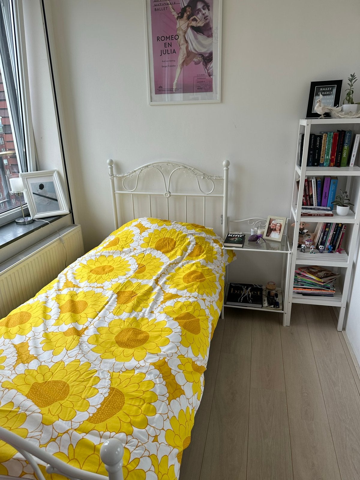 White Vintage Metal Bed Frame – 90x200 cm