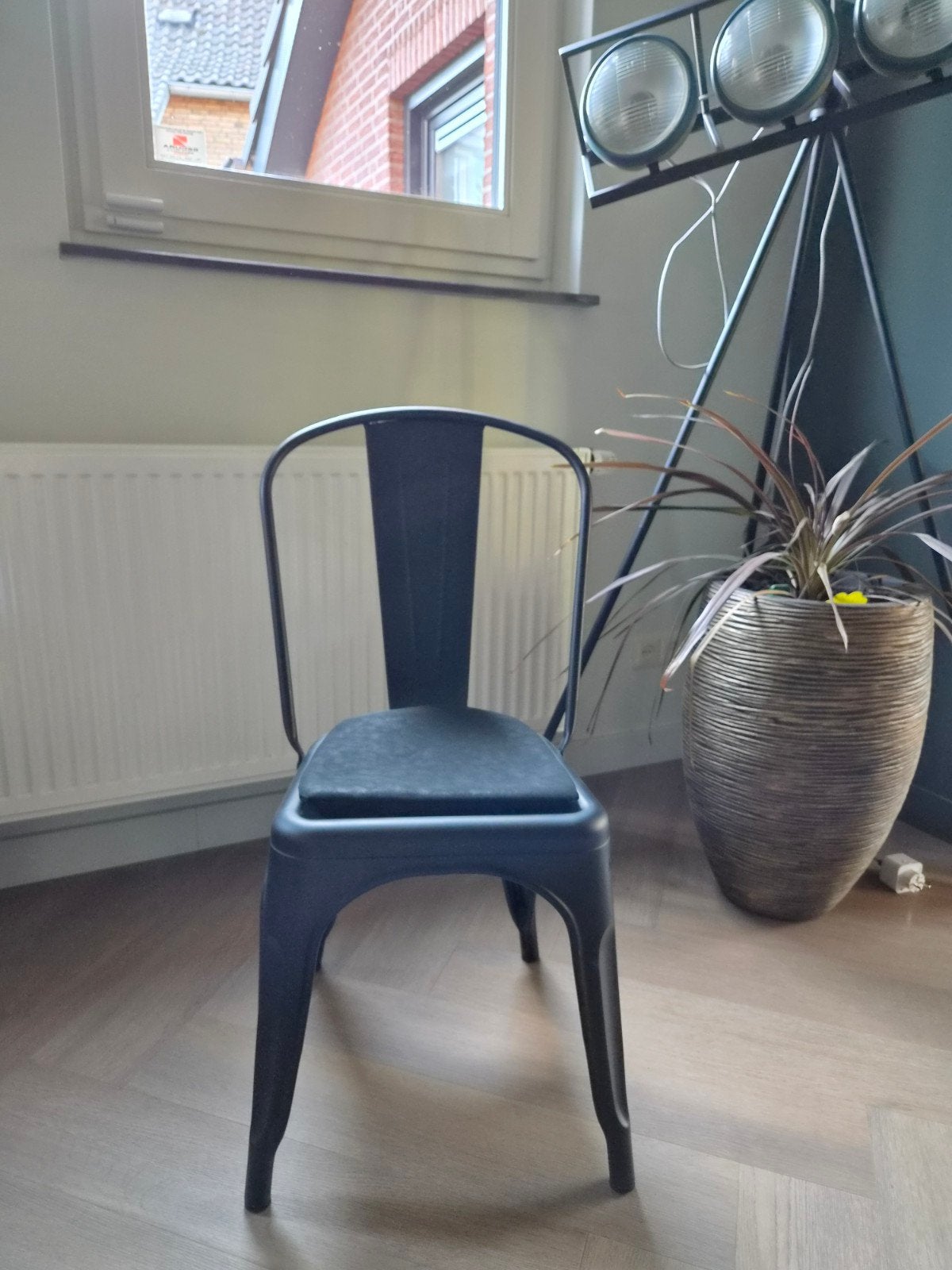 mooie caféstoel zwart, Huis en Inrichting, Ophalen, Zwart, Zo goed als nieuw, Metaal