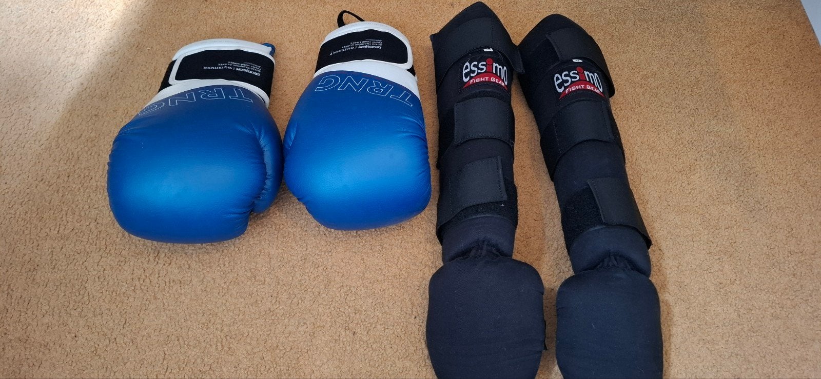 Bokshandschoenen (12 oz) en scheenbeschermers (M), Sport en Fitness, Boksen, Ophalen of Verzenden, Bokshandschoenen