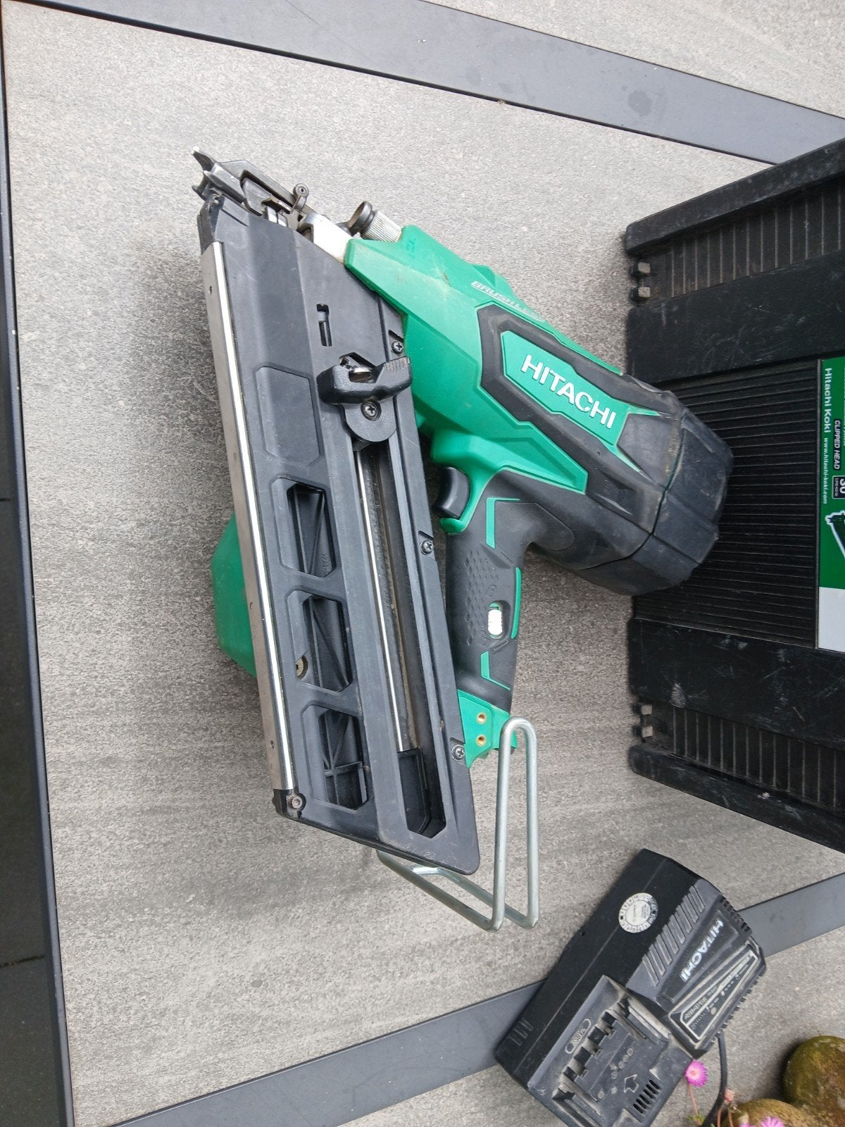 Hitachi NR1890DBCL Accu Spijkerpistool 18V 90mm, Verzenden, Zo goed als nieuw