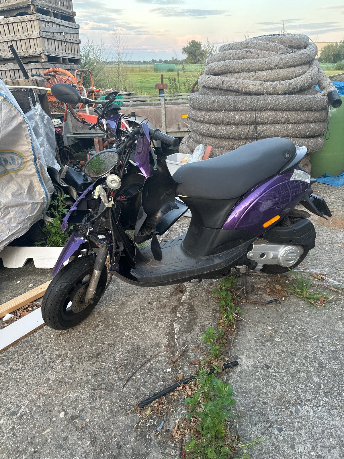 Piaggio Zip 4T 2024 - Schade, Blok Goed, Fietsen en Brommers, Scooters | Piaggio, Gebruikt, Zip, Benzine, Ophalen