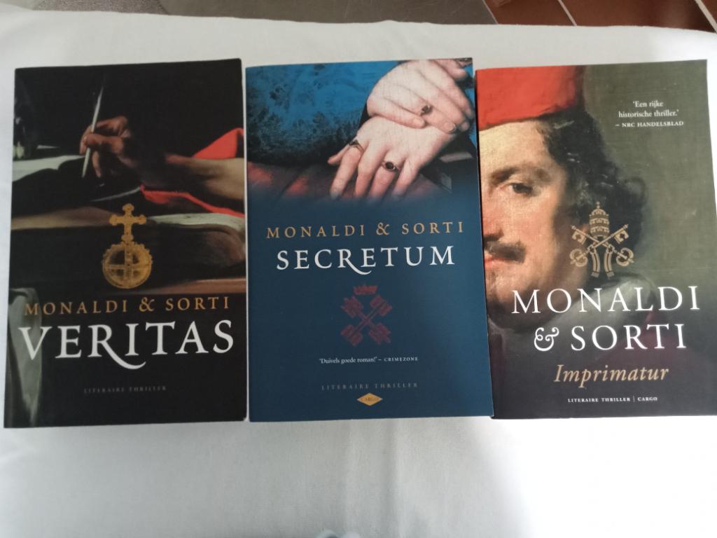 3 boeken van Monaldi en Sorti, Boeken, Ophalen of Verzenden, Zo goed als nieuw
