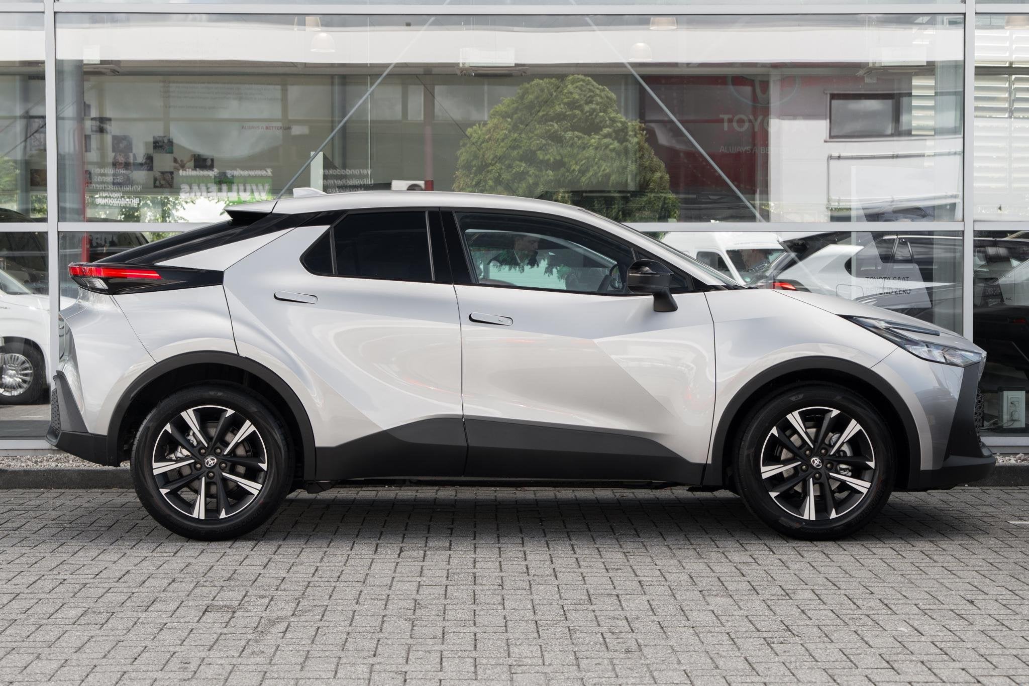 Toyota C-HR 1.8 Hybrid 140 Dynamic, Auto's, Stof, Gebruikt, Euro 6, 4 cilinders