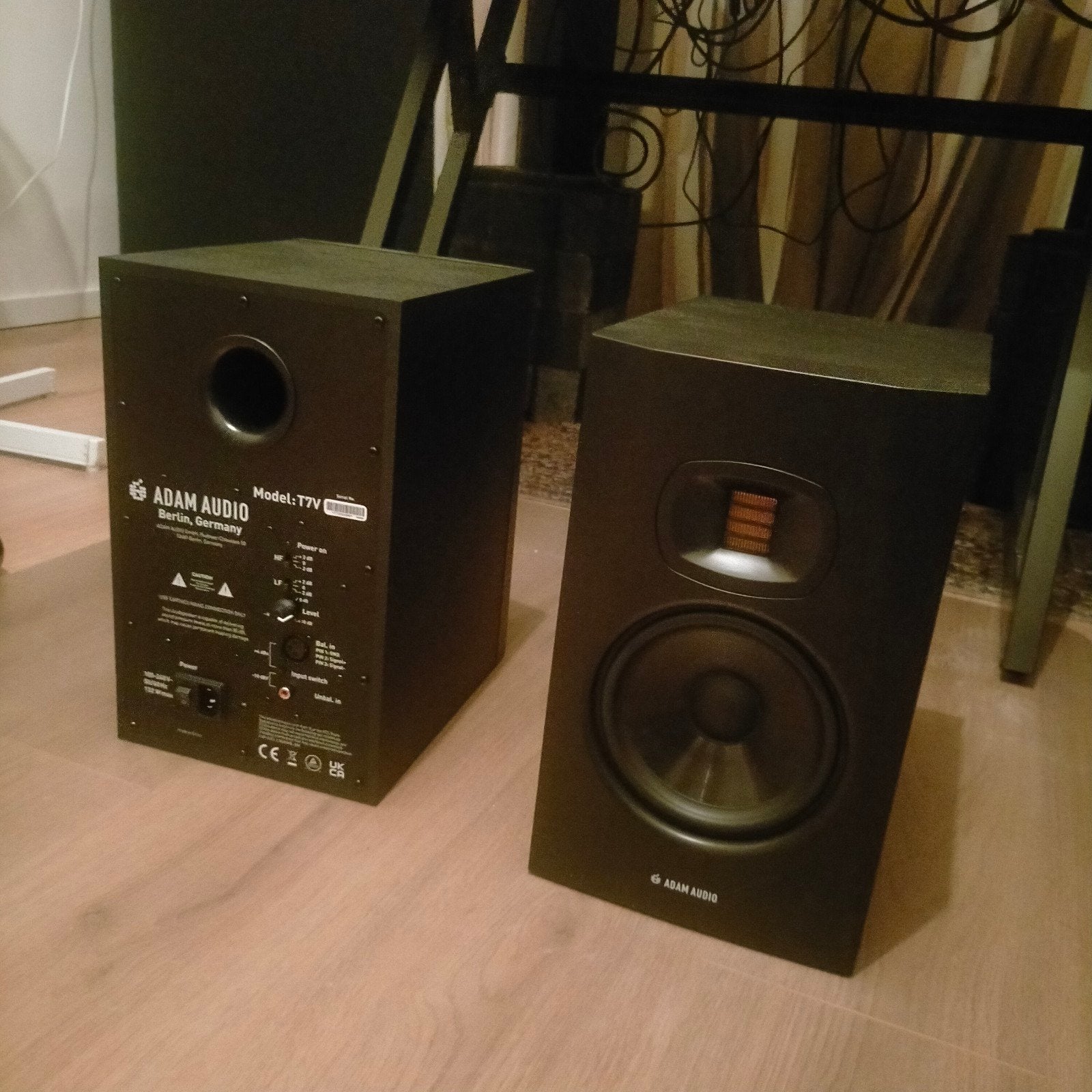 Adam T7V. Paar/set van 2.