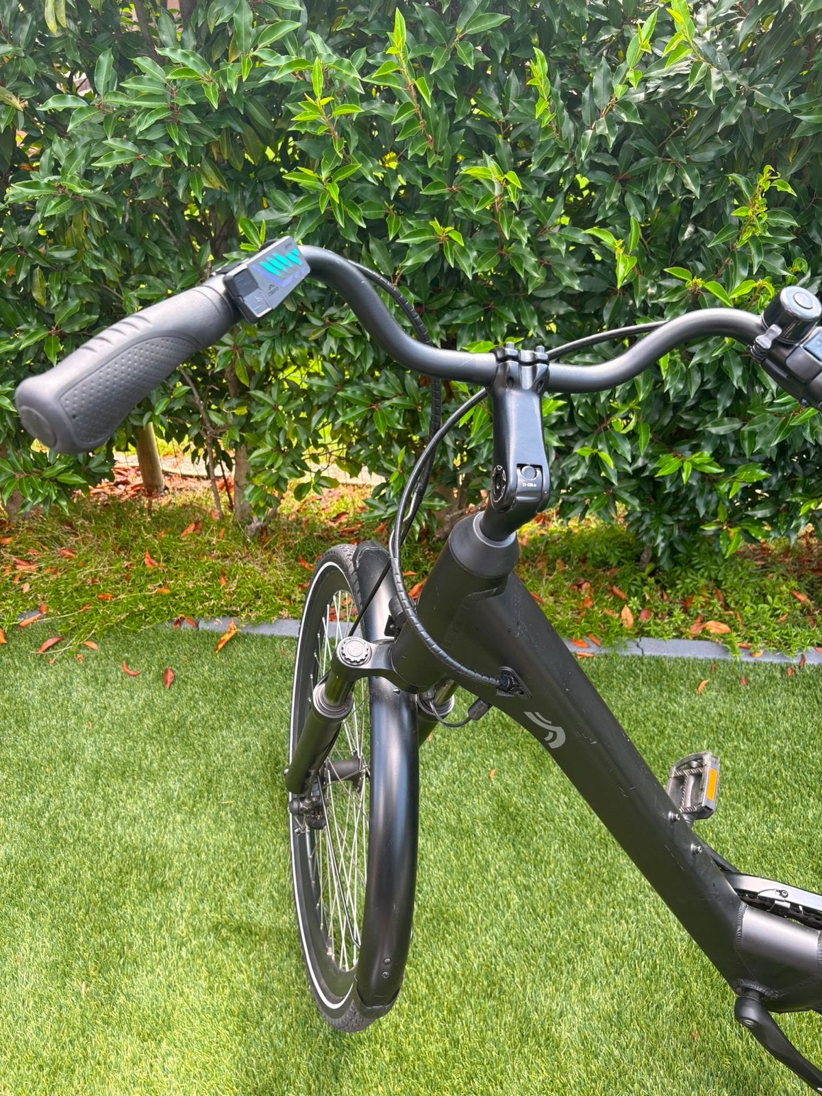 Zo goed als nieuwe zwarte e-bike, Fietsen en Brommers, Elektrische fietsen, Zo goed als nieuw, 47 tot 51 cm, 50 km per accu of meer