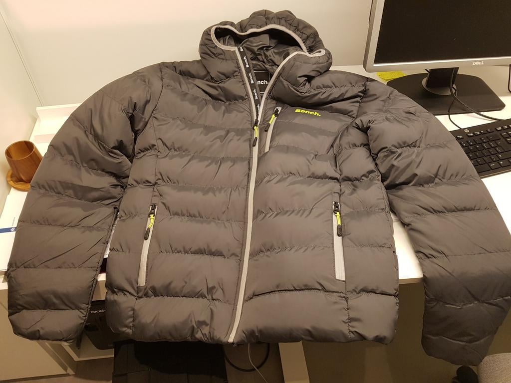 Nieuw en ongedragen winter jas Bench L valt als XL, Maat 52/54 (L), Onbekend, Nieuw, Ophalen of Verzenden