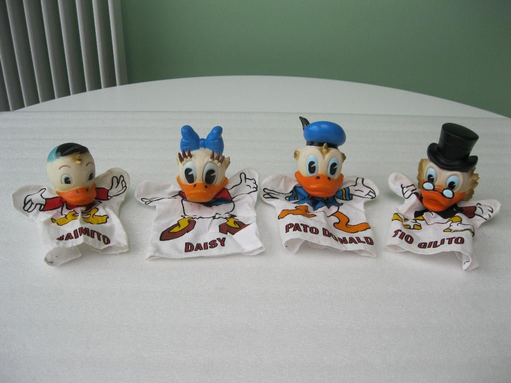 Famosa: Lot van 4 Disney handpoppen, Ophalen of Verzenden, Donald Duck, Gebruikt, Beeldje of Figuurtje