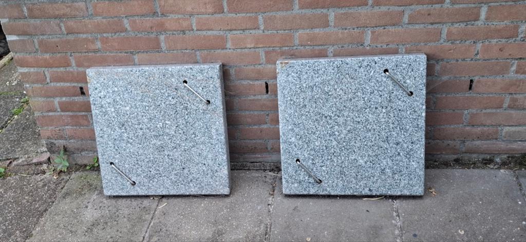 Granieten parasolvoet tegels gratis op te halen, Tuin en Terras, Tegels en Klinkers, Gebruikt, Ophalen of Verzenden, Terrastegels