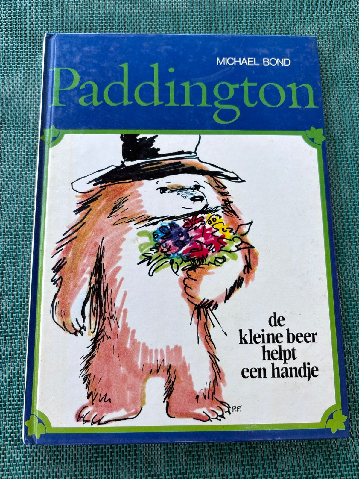 Paddington: De kleine beer helpt een handje, Boeken, Ophalen of Verzenden, Gelezen, Fictie algemeen