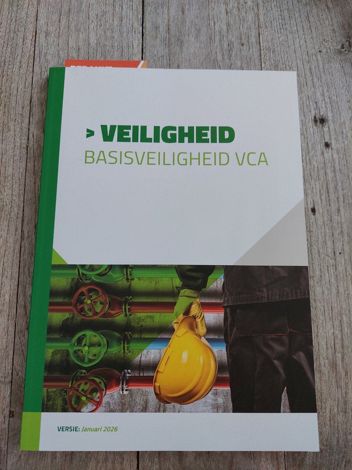 Veiligheid Basisveiligheid VCA cursusboek (Januari 2026), Verzenden, Zo goed als nieuw, Overige niveaus, KIWA Training & Development