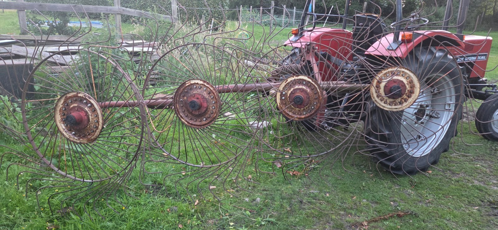 Acrobaat met 4 borden., Ophalen, Weidebouw